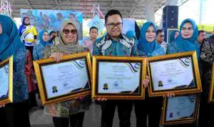 Bupati Gowa Terima Penghargaan Nasional Program Keluarga