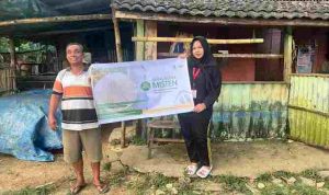Mahasiswa STIE Indonesia Makassar Latih UMKM di Pangkep Buat Logo Produk
