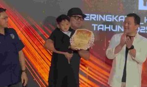 IMI Awards 2025: Rusdi Masse Beri Penghargaan Bocah 5 Tahun dan Mendiang Awhin Sanjaya