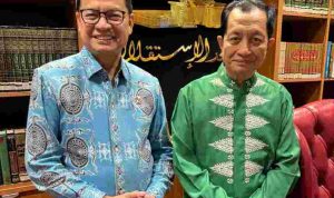 Menteri Agama Republik Indonesia, Prof. Dr. KH. Nasaruddin Umar bersama Kepala Badan Pengawas Obat dan Makanan (BPOM) RI, Prof. Dr. Taruna Ikrar di Masjid Istiqlal, Jakarta, Jumat, 20 Maret 2026.